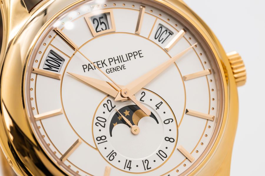 Patek Philippe Complications 5205R-001